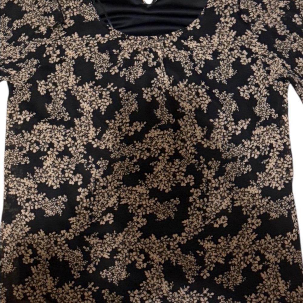 LC Lauren Conrad Black and Cream Floral Blouse - Picture 3 of 4